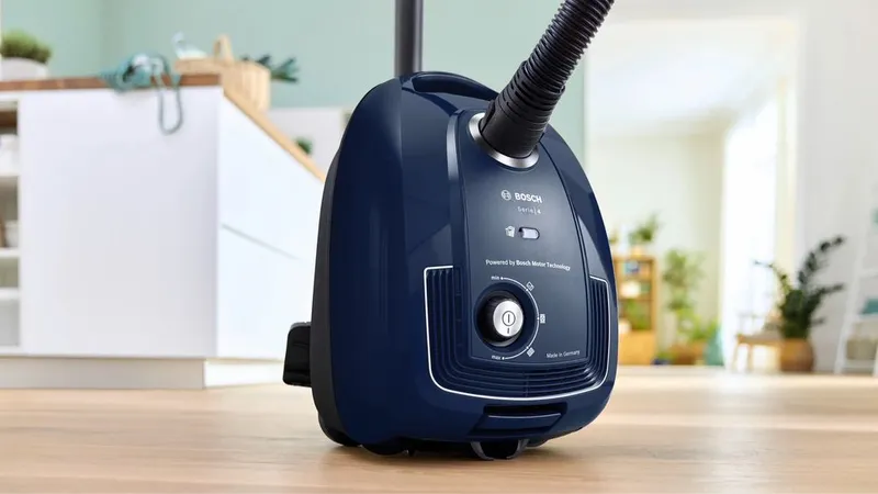 Серия 4 Пылесос с пылесборником Синий Bosch BGL38WBU3H 1