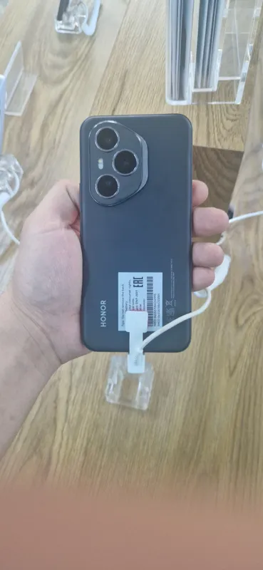 Honor 400 pro 12/512 Honor 400 pro 12/512