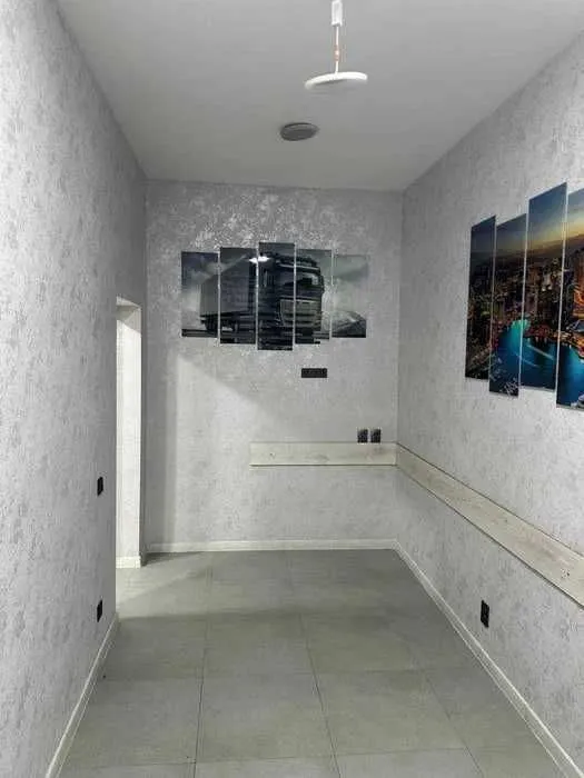 Срочно сдаётся офис с ремонтом 95м2 мирабатский район — фото 2