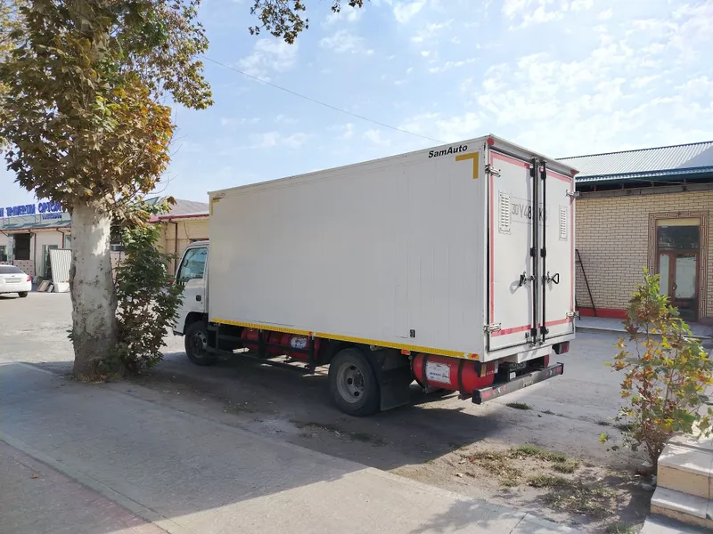 Yuk tashish xizmati Samarqand va O'zbekiston bo'ylab 5 tonnalik isuzu 2 Yuk tashish xizmati Samarqand va O'zbekiston bo'ylab 5 tonnalik isuzu 2