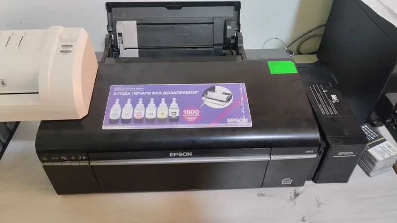 Epson L805 2 ta sotiladi + bonus A4 laminator Deli — фото 1