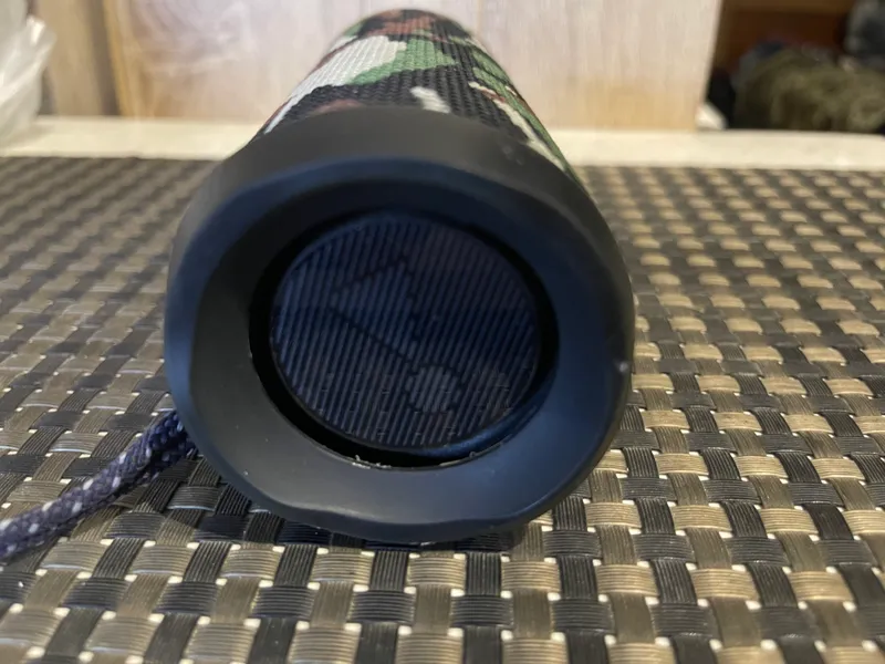 Портативная Bluetooth-колонка JBL Flip 4