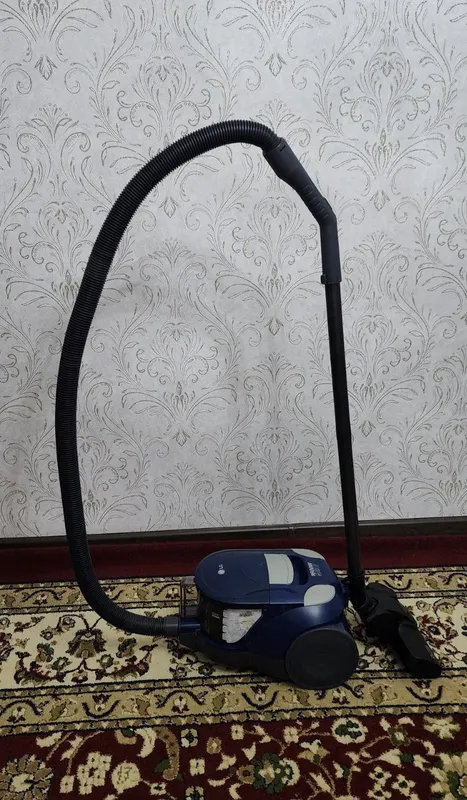 LG 1600 W пылесос