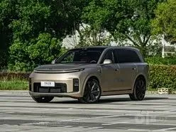 LI L9 livis 2026 — gold titanium 1 LI L9 livis 2026 — gold titanium 1