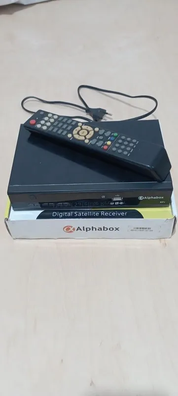 Продается тюнер "Alfabox" тюнер сотилмоқда. 3