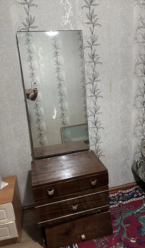Продается б/у трюмо 1
