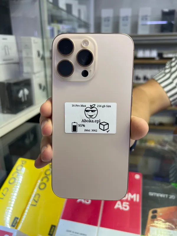 Iphone 16 Pro max Desert