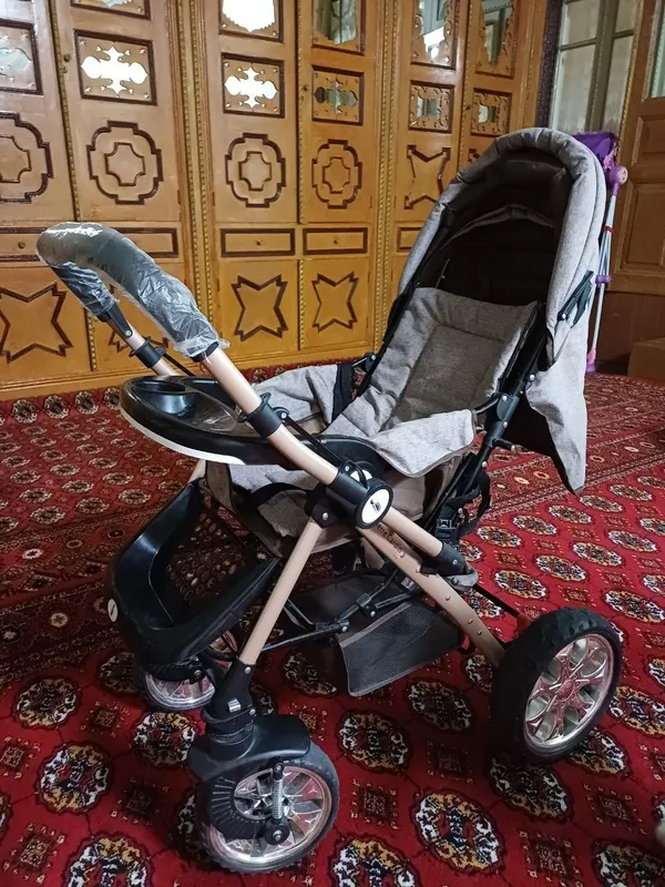 Продаётся детская коляска 1 Продаётся детская коляска 1