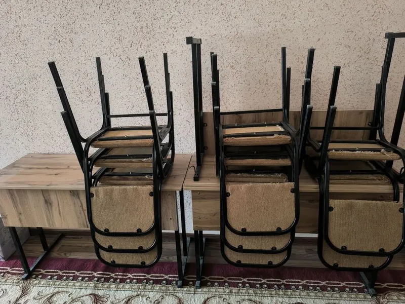 4 ta komplekt parta va 8 ta stul 1 ta doska