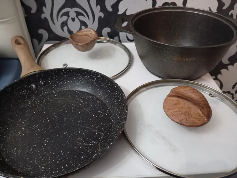 Granit Non-Stick Cookware Set — Like New