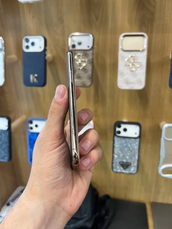 iPhone 11 Pro Gold 4 iPhone 11 Pro Gold 4