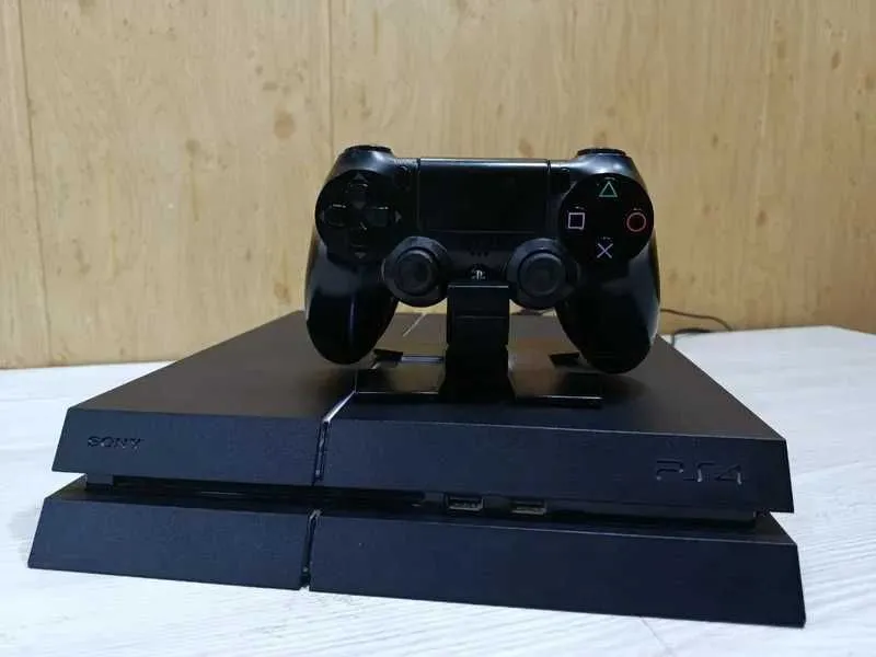 PlayStation 4 с подпиской Deluxe срочно! — фото 3