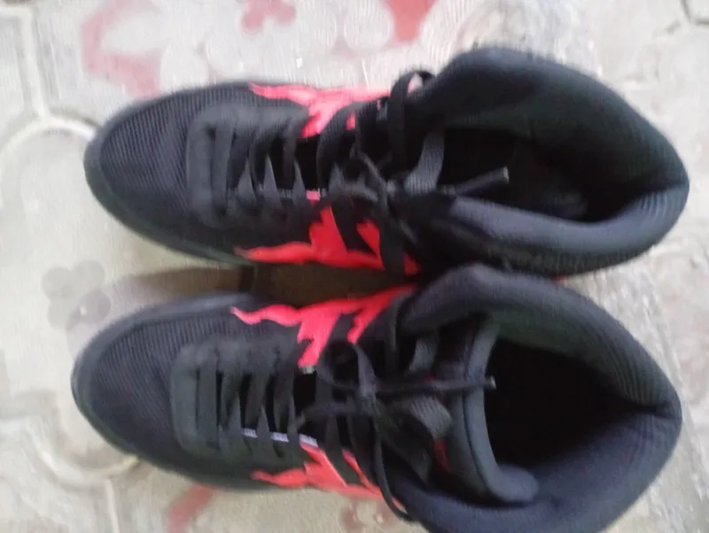 Sport oyoq kiyimi, yap-yangi asics