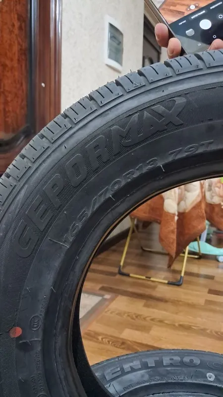 Продается авто шина 165/70/13 на матиз