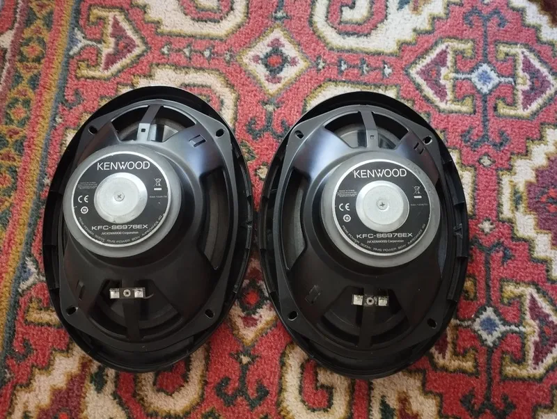 Kenwood kolonka sotiladi deyarli yangi 4