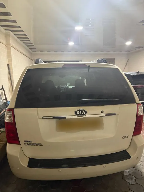 Kia Carnival 2006 va 2007 yil 2 ta bor srochno 2 Kia Carnival 2006 va 2007 yil 2 ta bor srochno 2