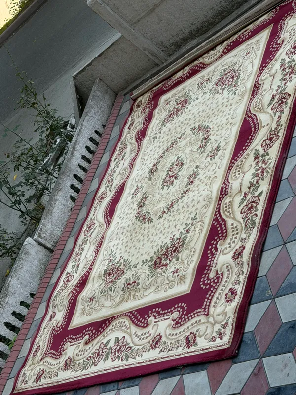 Gilam 3/4 idalniy xolatda 1