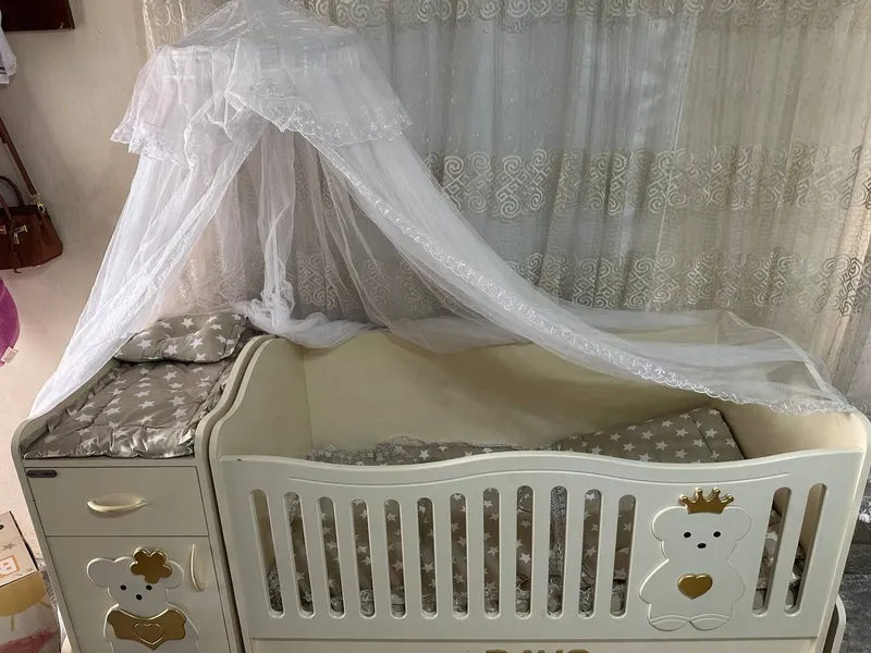 Десткая кроватка новая