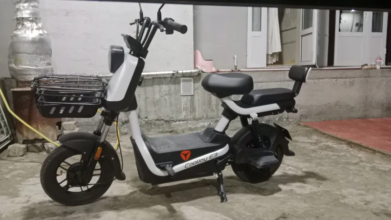 Yadea Coljoy modeli