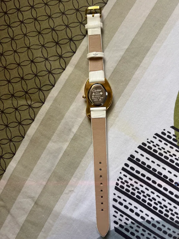 ayollar uchun cartier soati 2 ayollar uchun cartier soati 2