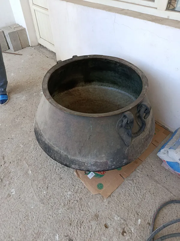 Mis qazon sotiladi 60 kilolik.
