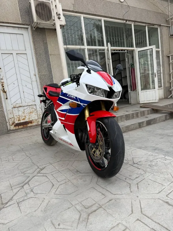 Honda 600SBR RR sport bike — фото 1