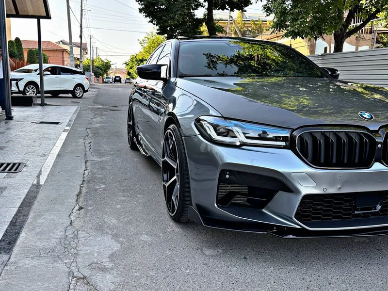 BMW F90 M530i X Drive 2019 Небитая Состаяние Идеално — фото 3