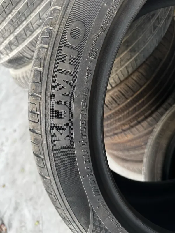 R18 Kumho Kareski 225/55/18 — фото 1