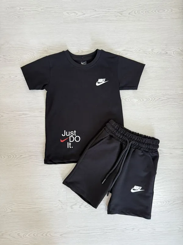 Комплект для мальчиков и девочек Nike, футболка и шорты 4