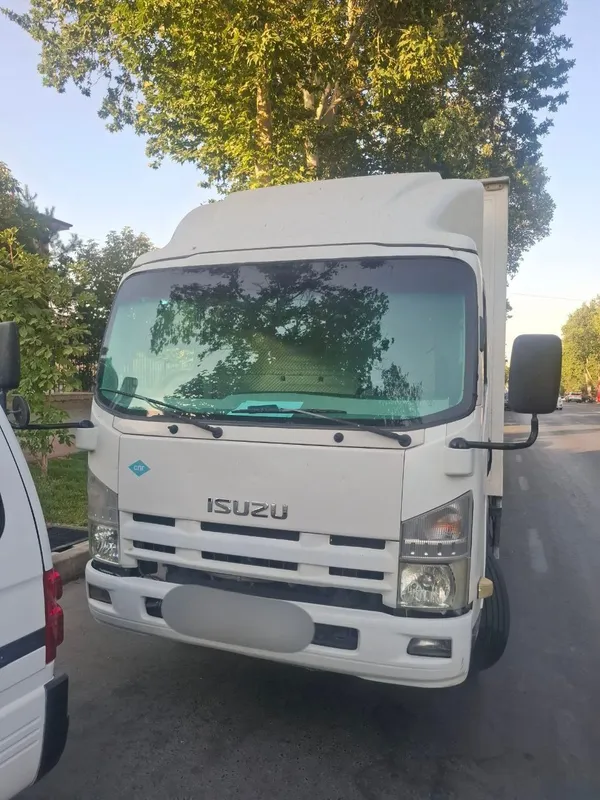 Isuzu 5 tonna sotiladi holati zur samarqand moshin 1