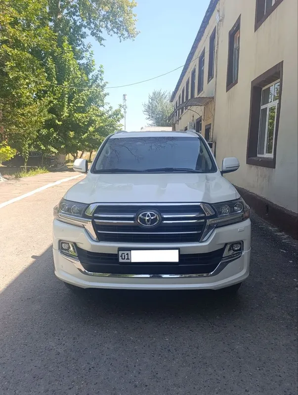 TOYOTA Land cruiser 200 1 TOYOTA Land cruiser 200 1