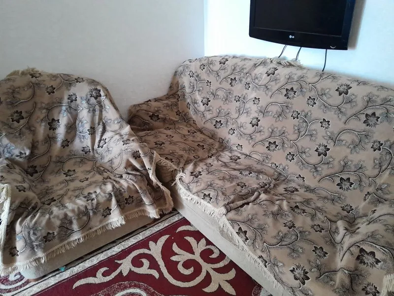 Продам комплект мягкой мебели: 2 кресла + диван 1