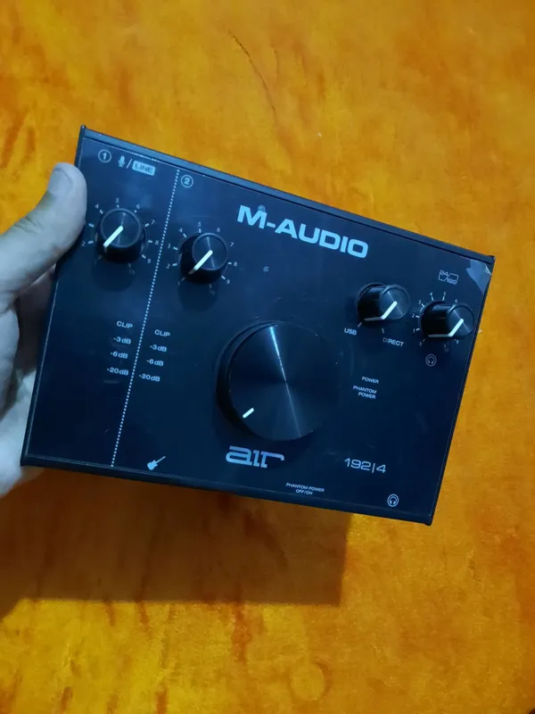 Mikrafon b1 va Zvukavoy karta M-AUDIO 192|4 2 Mikrafon b1 va Zvukavoy karta M-AUDIO 192|4 2