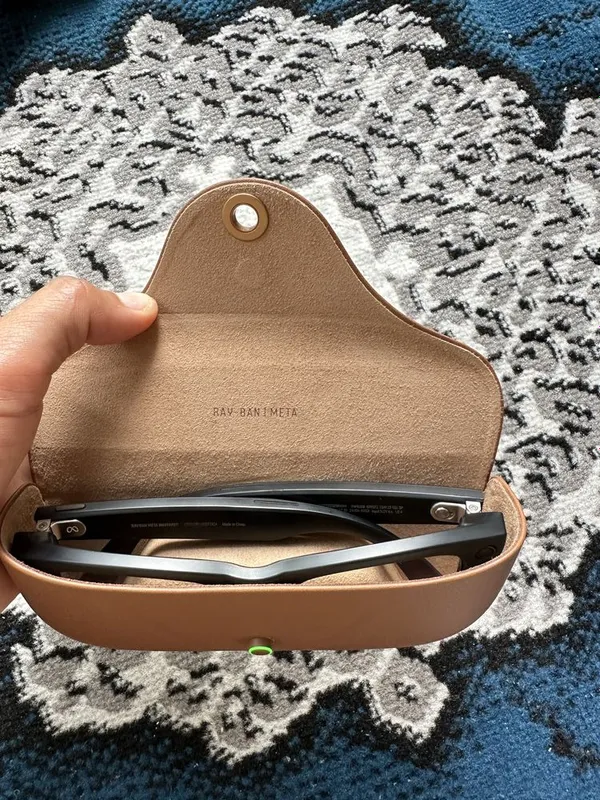 Meta rayban Hamiliyon va qora oynasi bilan IDEAL — фото 1