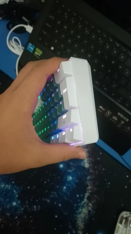 T60 Mexanik Klavaitura | RGB | USB | Yaxshi holatda 3 T60 Mexanik Klavaitura | RGB | USB | Yaxshi holatda 3