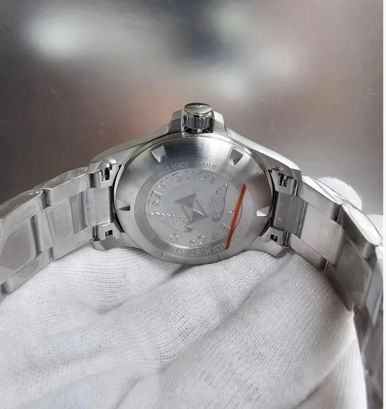 Швейцарские часы LONGINES Conquest V.H.P. Кварцевый механизм — фото 4