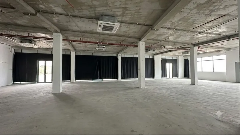 Первый этаж 420m2 Бизнес центр Вдоль дороги идеально под автосалон f88 3 Первый этаж 420m2 Бизнес центр Вдоль дороги идеально под автосалон f88 3