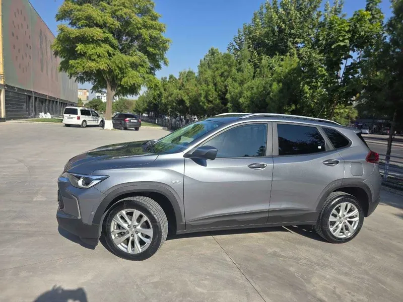 Chevrolet Tracker LTZ Plus | 2025-yil | 14 000 km 2 Chevrolet Tracker LTZ Plus | 2025-yil | 14 000 km 2