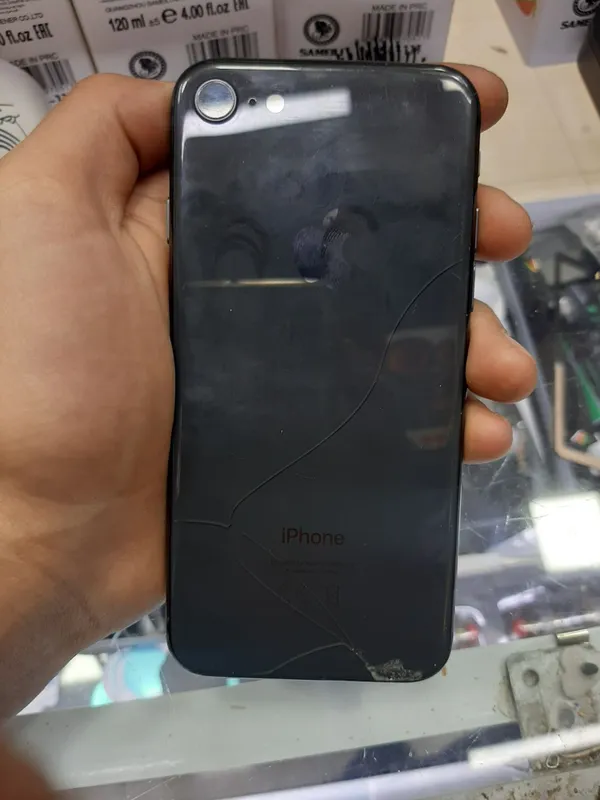 Iphone 8 64gb BLACK SROCHNO 2