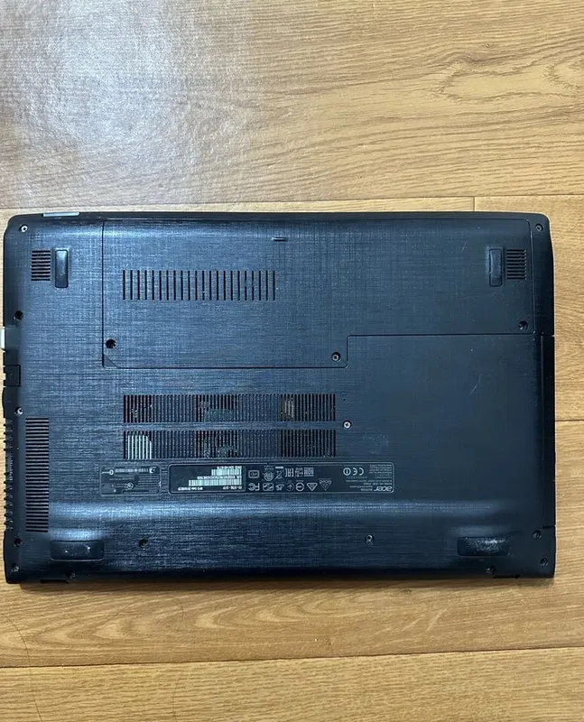 Acer Aspire E5-575G / Core i5 / 8 GB / GeForce 940MX / 1 TB 4 Acer Aspire E5-575G / Core i5 / 8 GB / GeForce 940MX / 1 TB 4