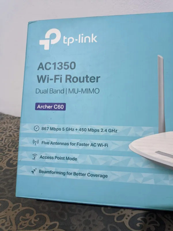 Router TP-Link Archer C60. OpenWrt. Wi-Fi router. 7