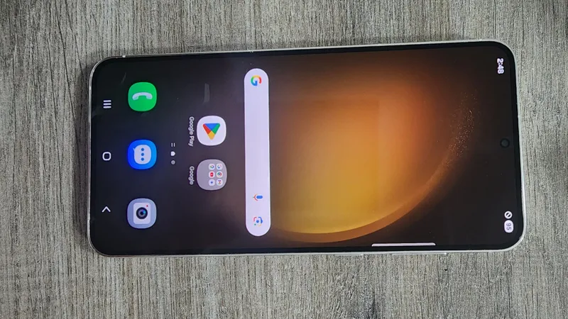 Samsung 23 + сотилади