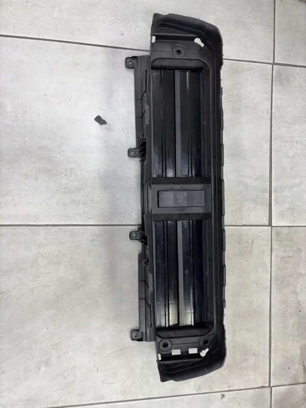 Hyundai Santa Fe 2024 и выше нижний жалюзи радиатора air shuter. 3