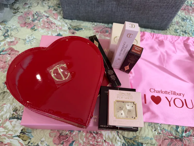 Подарочный набор от Charlotte Tilbury — фото 1