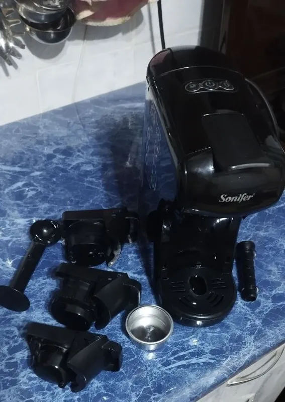 Кофеварка 3 в 1 Sonifer SF-3551 в комплекте