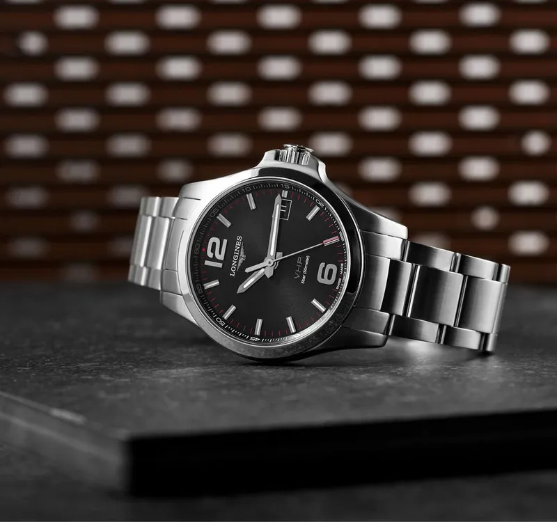 Швейцарские часы LONGINES Conquest V.H.P. Кварцевый механизм — фото 1