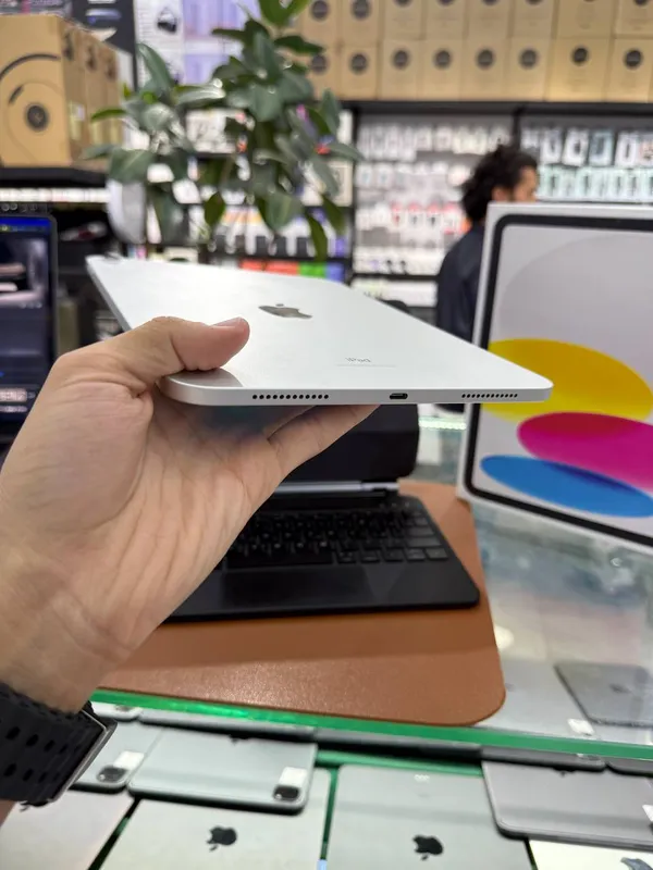 iPad 10 + Keyboard 3