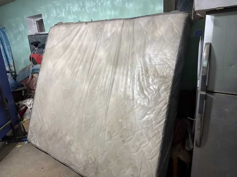 Matras sotiladi 1.80*2.00