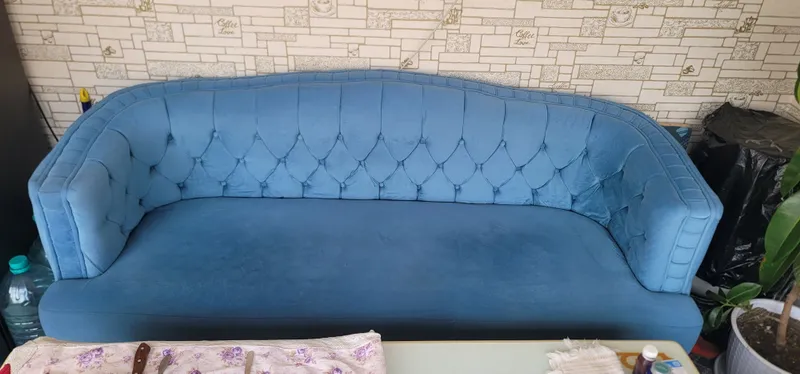Divan kreslo stoli bilan yangidek