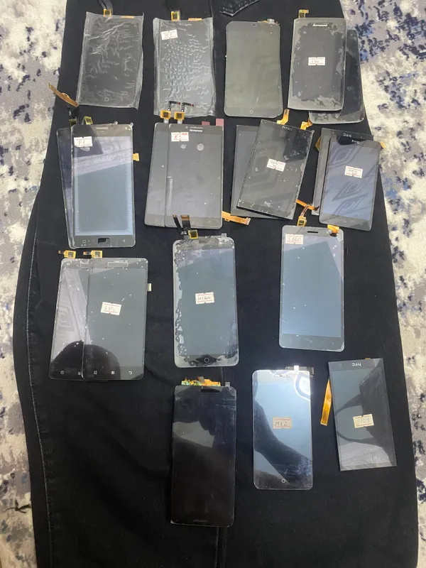 Telefon uchun ekran oynasi 2 Telefon uchun ekran oynasi 2
